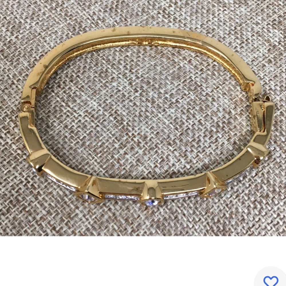 Vintage 1980's Swan Signed Swarovski Crystal Gold tone Hinged Clamp Bangle - Picture 5 of 7